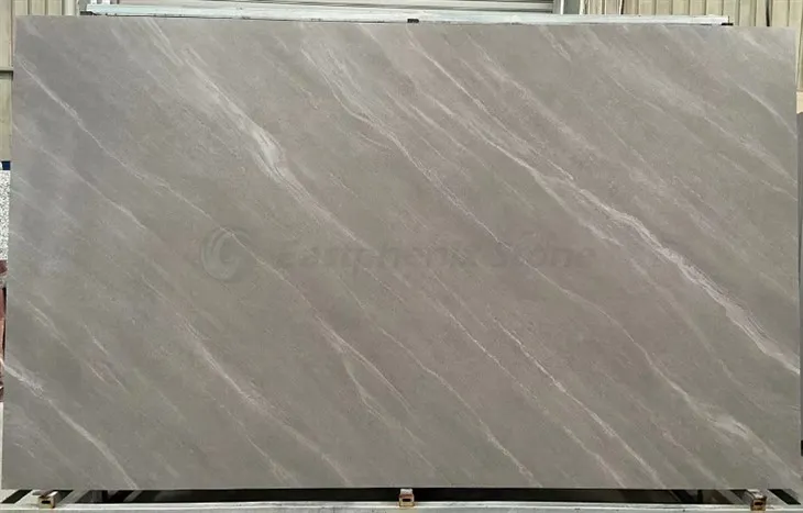 Helle gesinterte Steinplatten aus österreichischem Sandstein